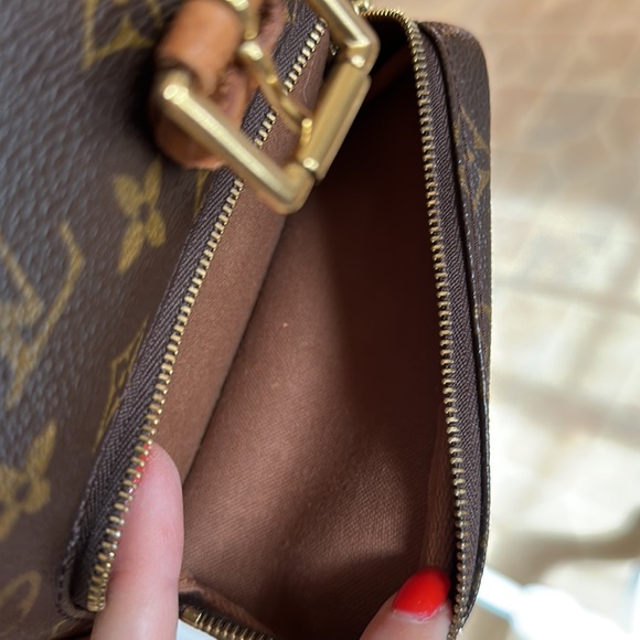 Louis Vuitton Montsouris MM - Picture 15 of 15